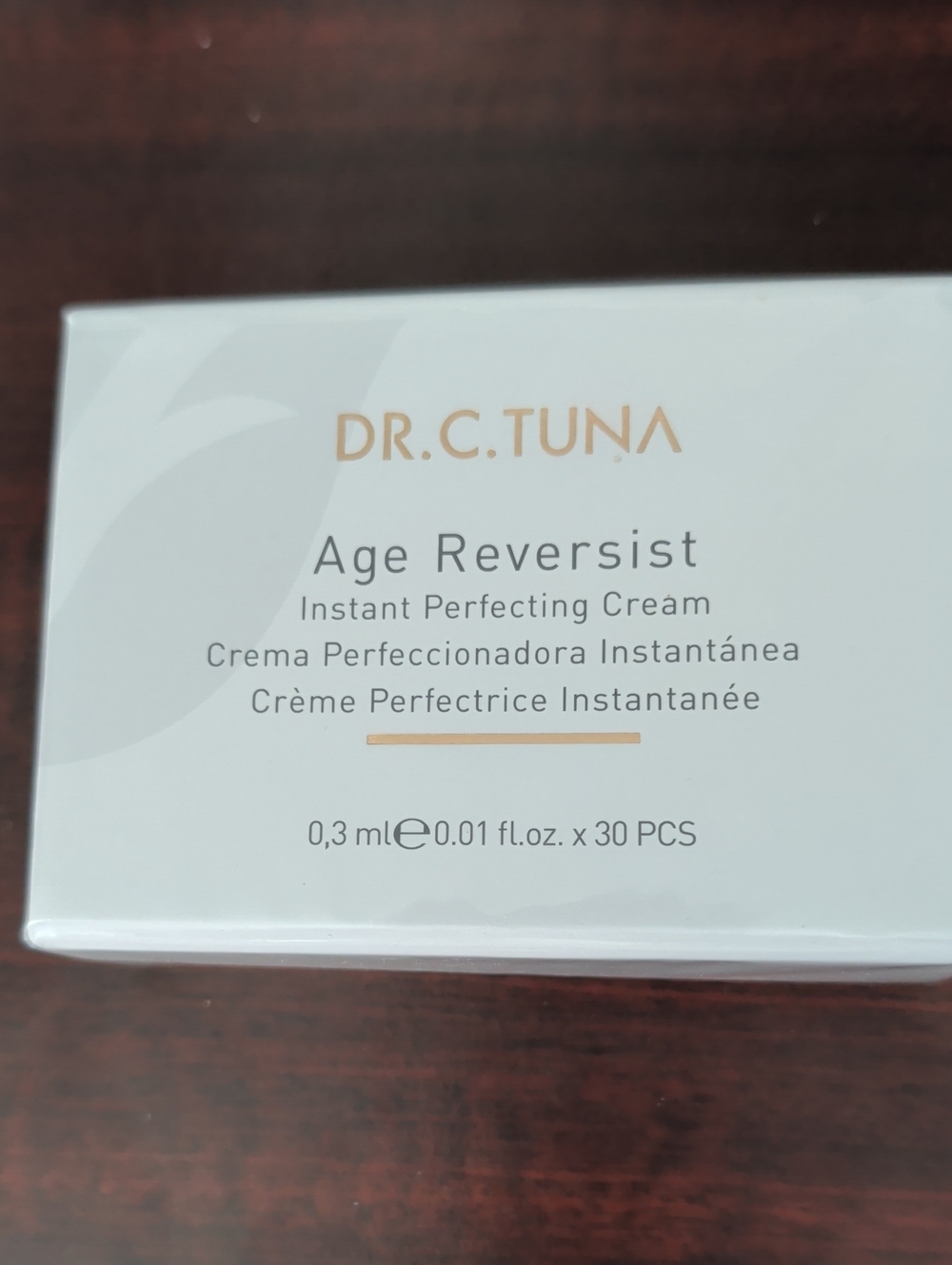 Farmasi White Age Reversist Instant Perfecting Cream